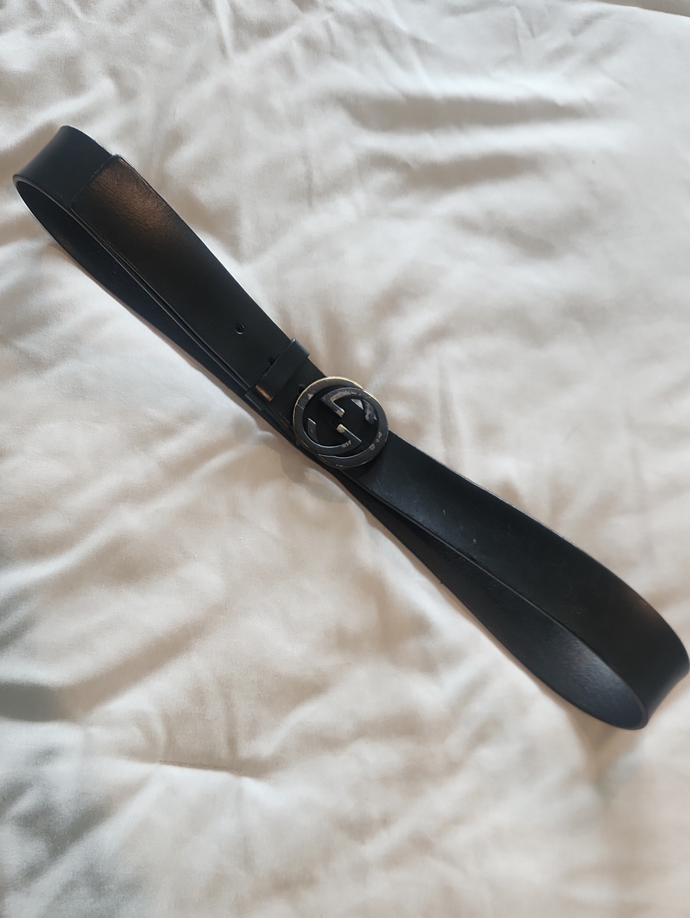 Black Leather Belt with Interlocking G Buckle - Picture 2 of 6